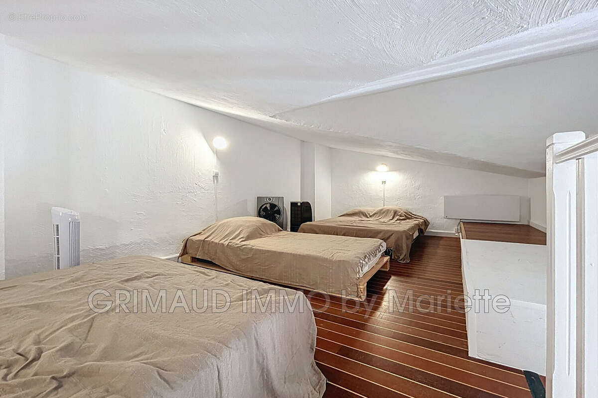 Appartement à GRIMAUD