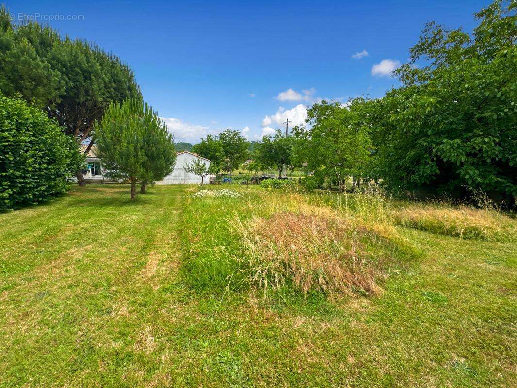 Maison à SAINT-LEON-SUR-L'ISLE