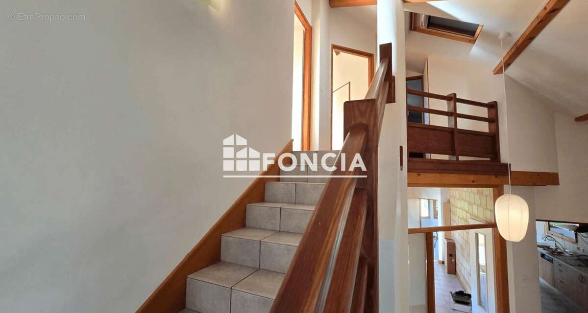 Maison à LA ROCHE-SUR-FORON