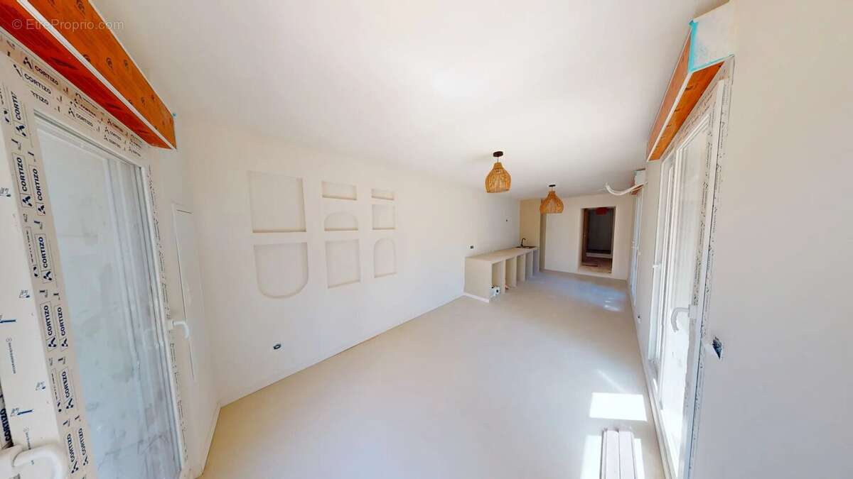 Appartement à VILLENEUVE-LOUBET