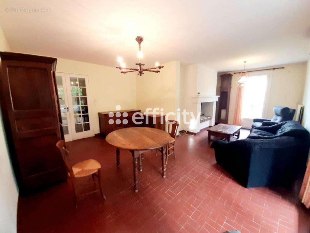 Maison à LES ANGLES