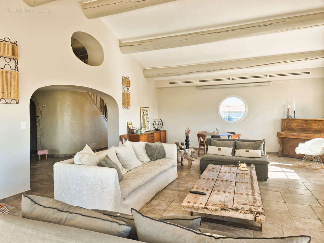 Villa  d'exception avec jardin, piscine, pool house et dependance - photo 9
