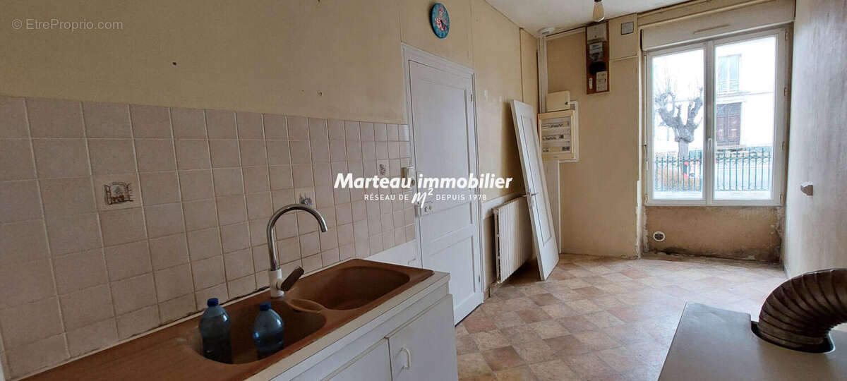 Maison à SAINT-COSME-EN-VAIRAIS