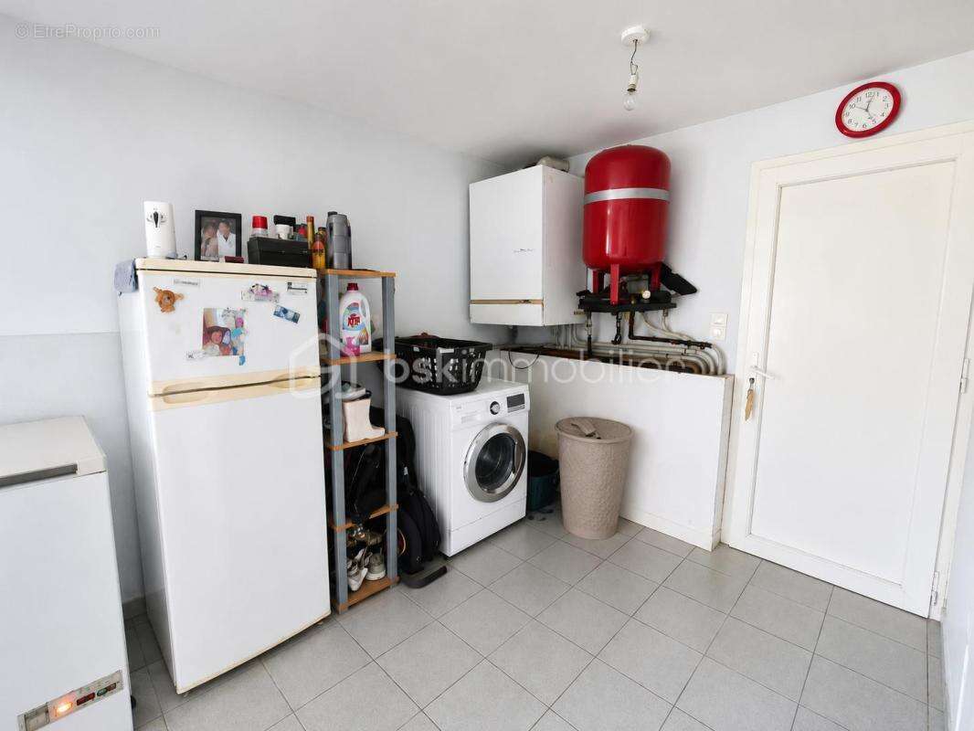 Maison familiale de plain-pied de 170 m² avec 2 830 m² de terrain - photo 12