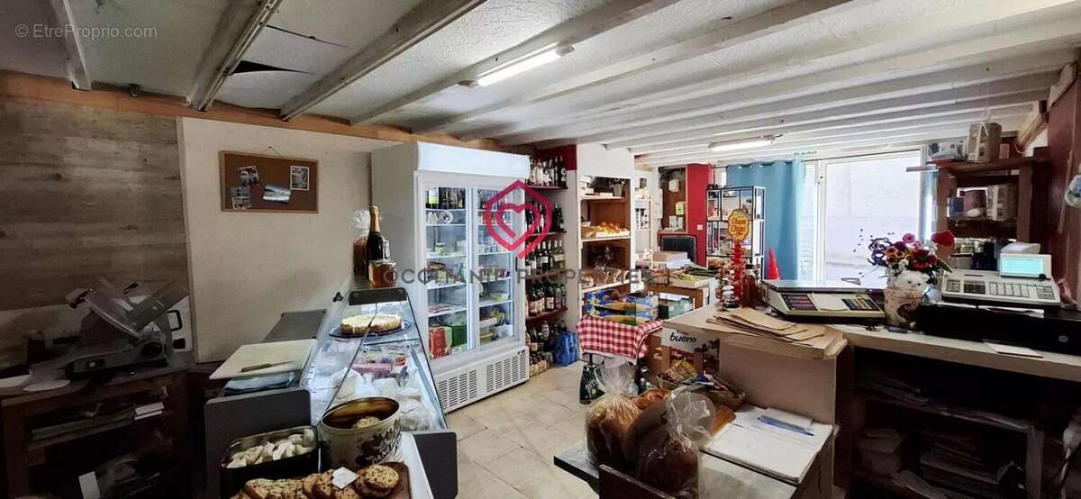 Commerce à GANAC