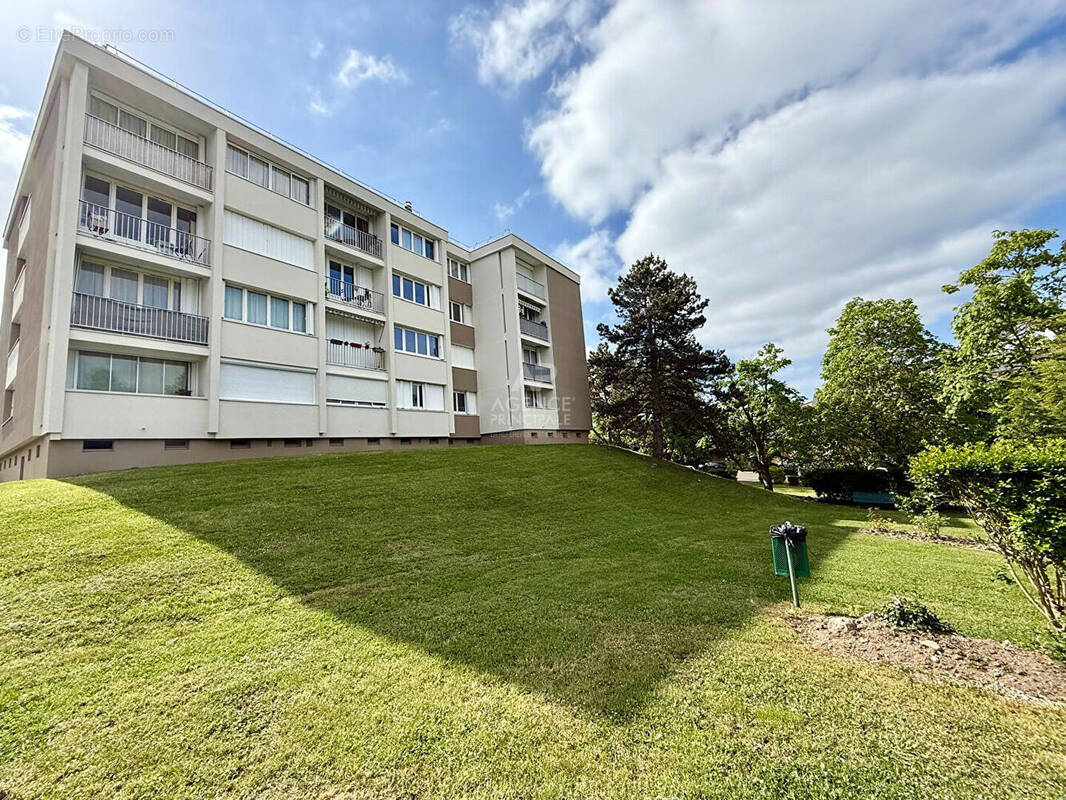 Appartement à CARRIERES-SUR-SEINE