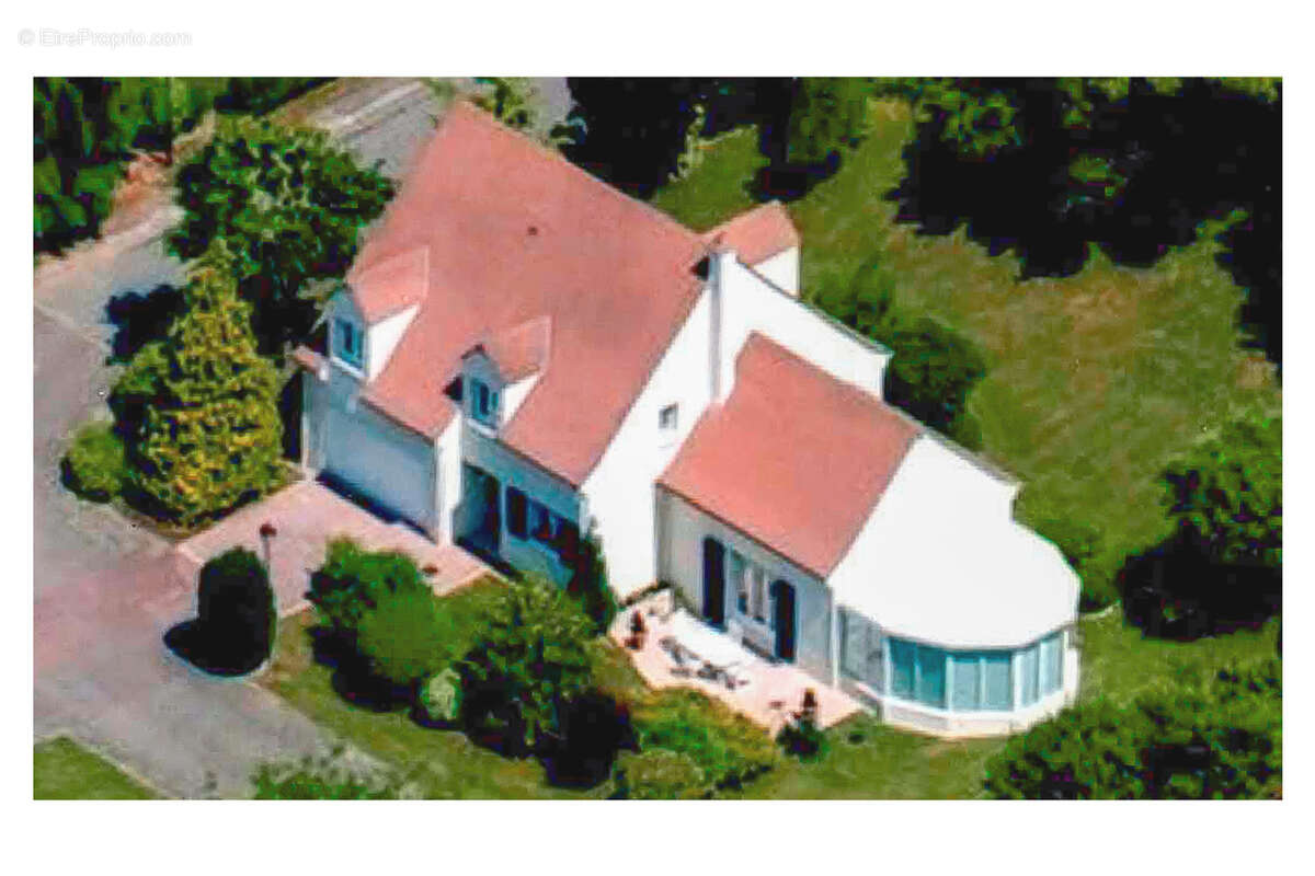 Maison à SAINT-NOM-LA-BRETECHE