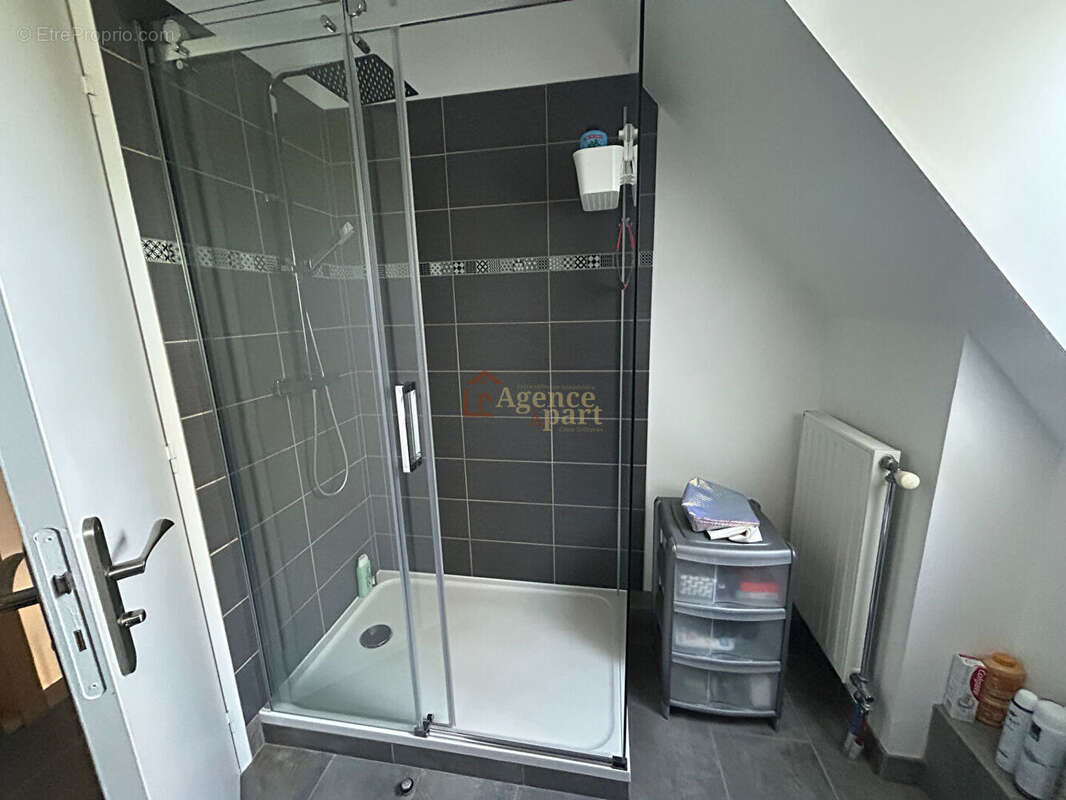 Maison à BELLENGREVILLE