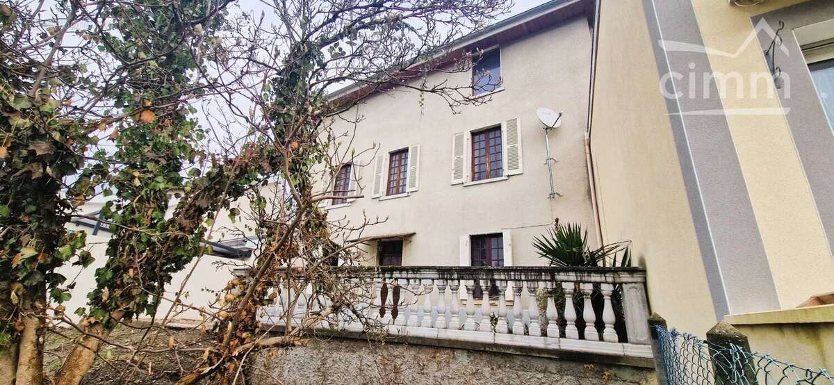 Appartement à LA TOUR-DU-PIN