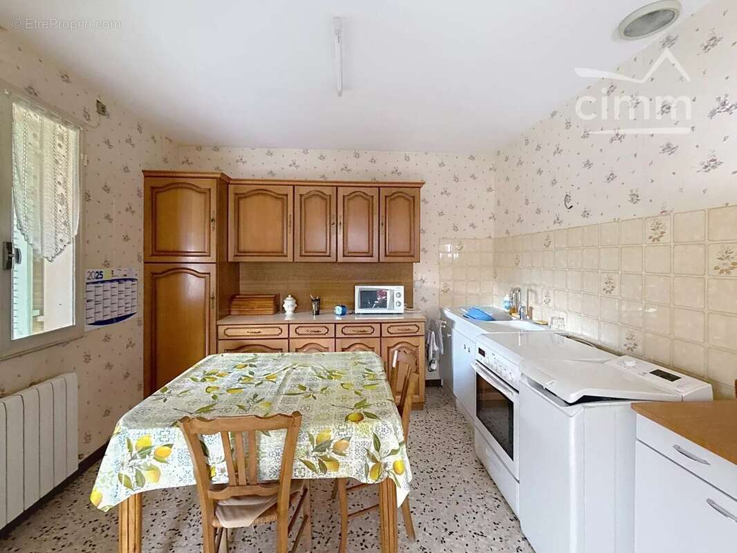 Maison à PERNES-LES-FONTAINES