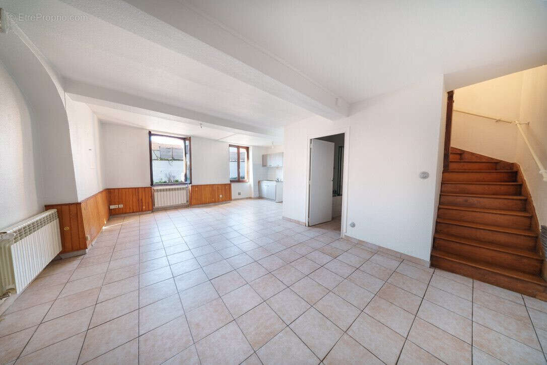 Maison 69 m² à Aigueperse  - photo 3