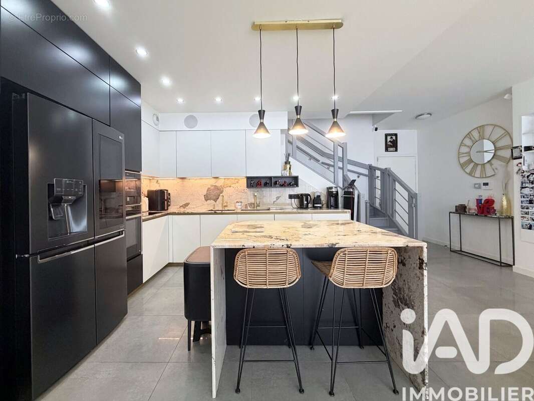 Photo 8 - Appartement à SURESNES