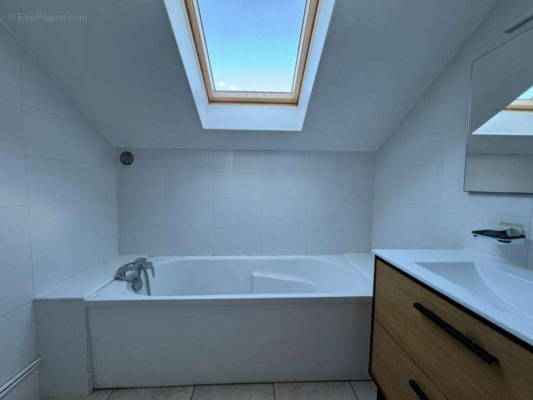 Appartement 3 pièces de 75 m² à Vauréal - photo 8