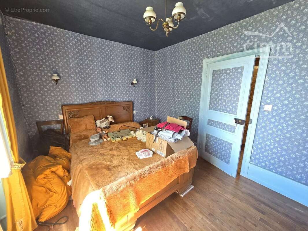 Maison à LA CHAPELLE-SAINT-JEAN