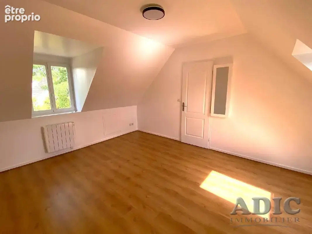 Maison 94 m² à Saint-Mard  - photo 5