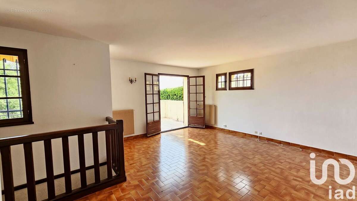 Photo 6 - Maison à ROQUEBRUNE-SUR-ARGENS