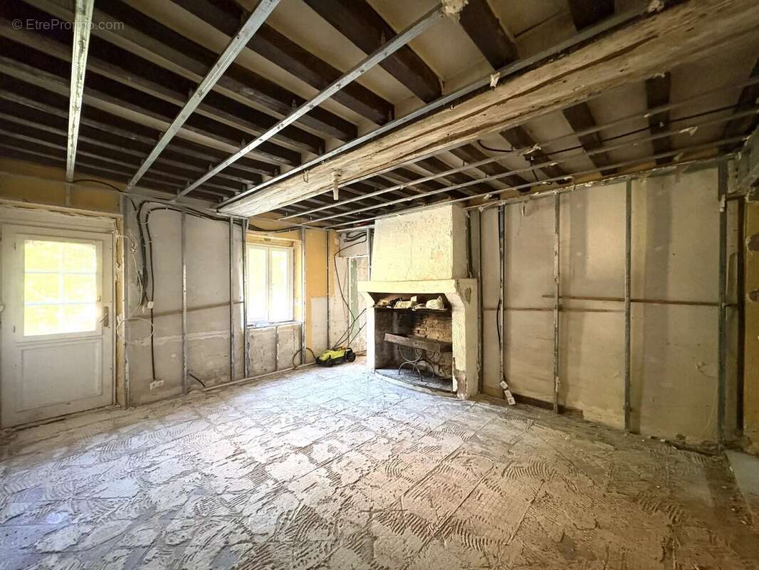 Maison à MENILLES