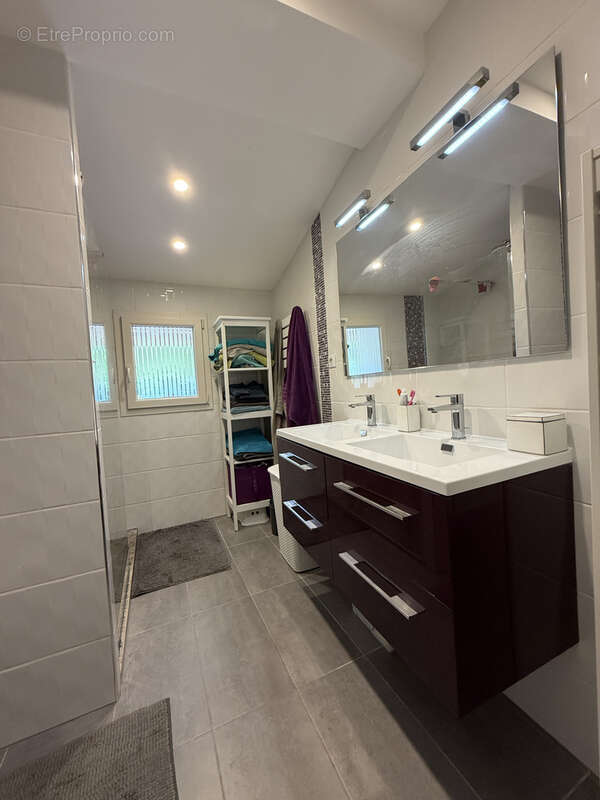 Maison familiale rénovée avec piscine   Saint-Jean-le-Vieux - photo 11