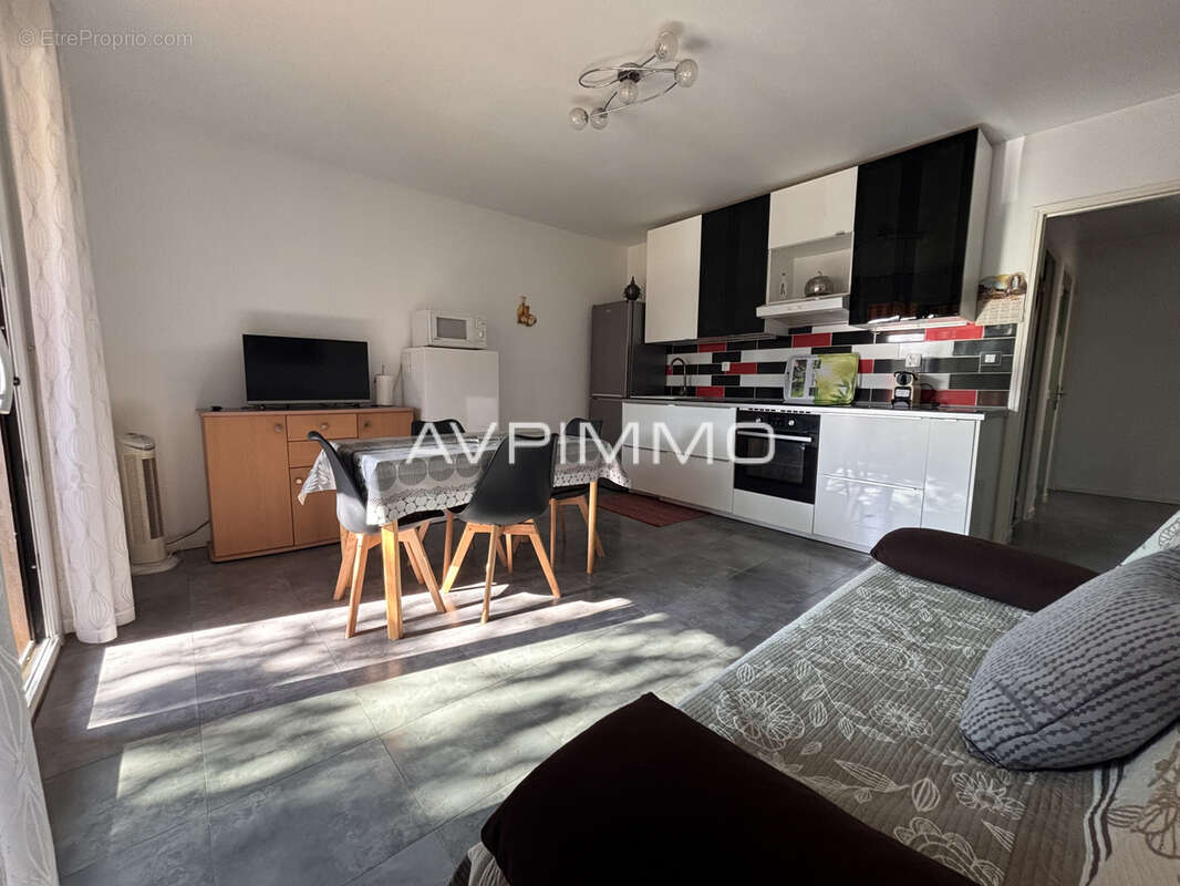 Appartement à SAINT-CYR-SUR-MER