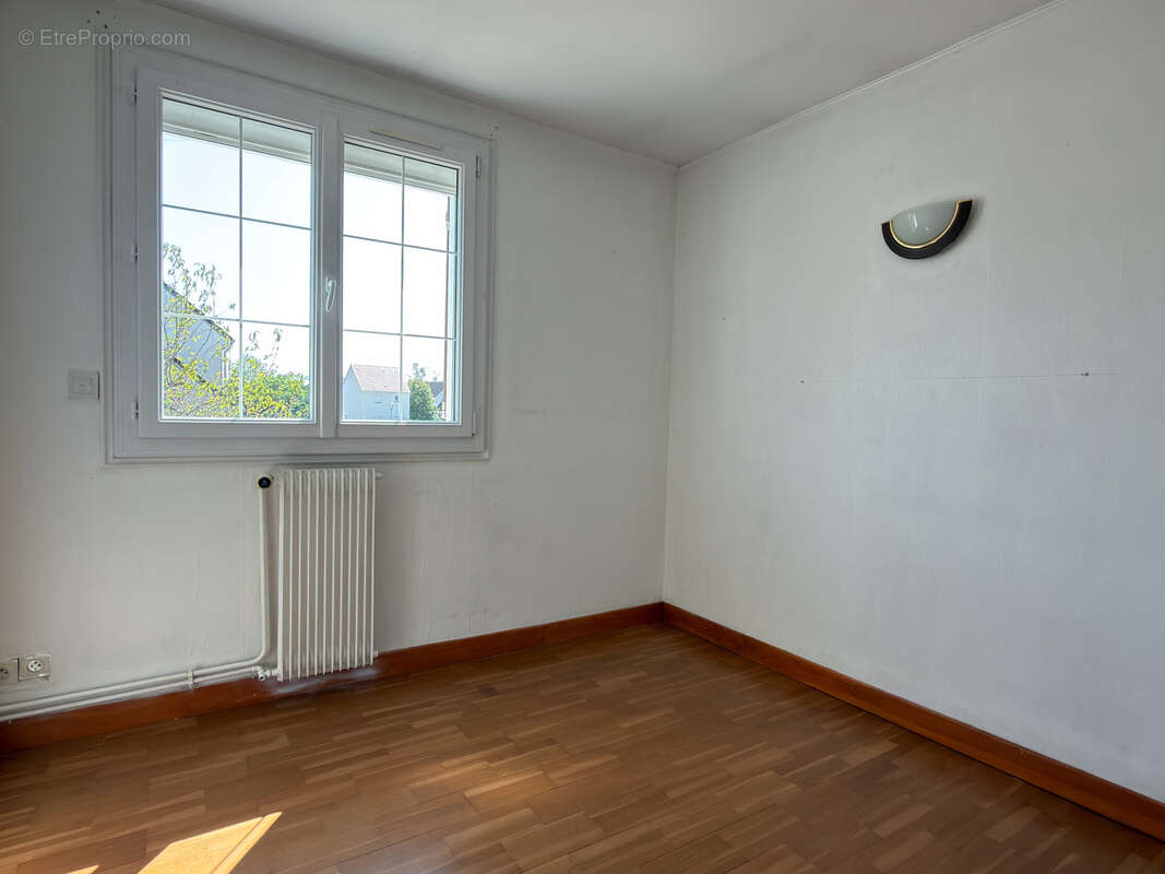 A vendre - quartier rue blanche - checy - photo 4