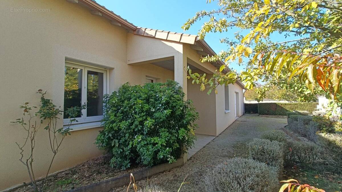 Maison à NEUVILLE-DE-POITOU