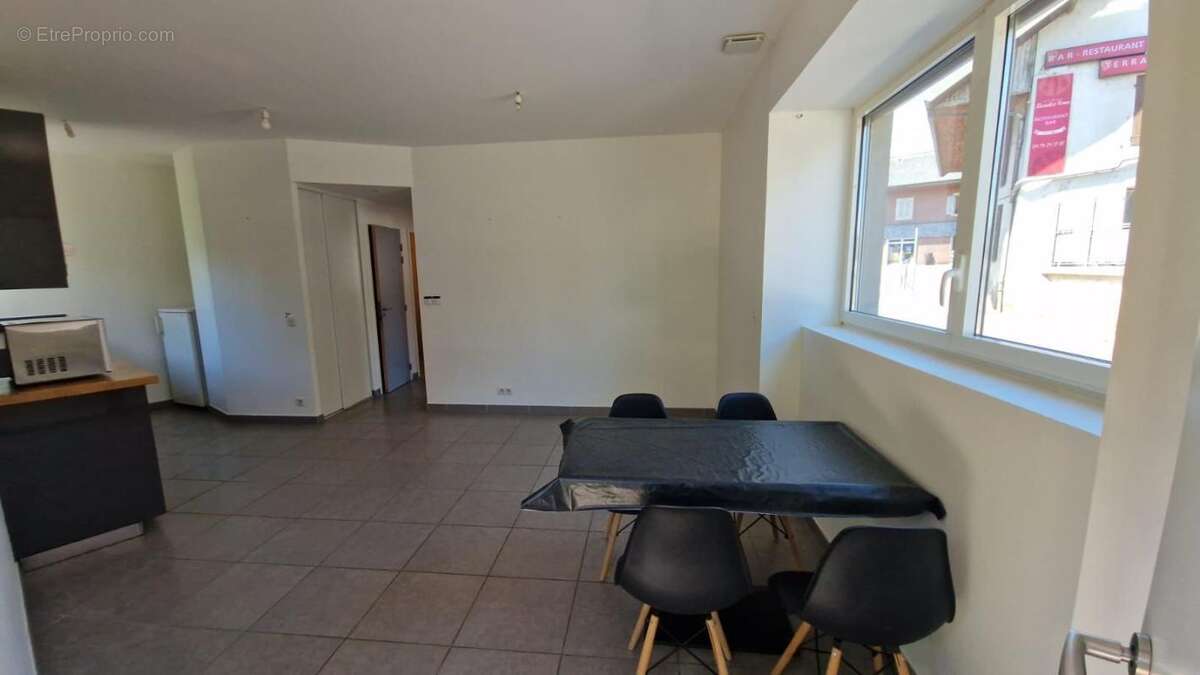 À vendre – Appartement avec terrasse en centre-ville d’Albens (Entrelacs) - photo 3