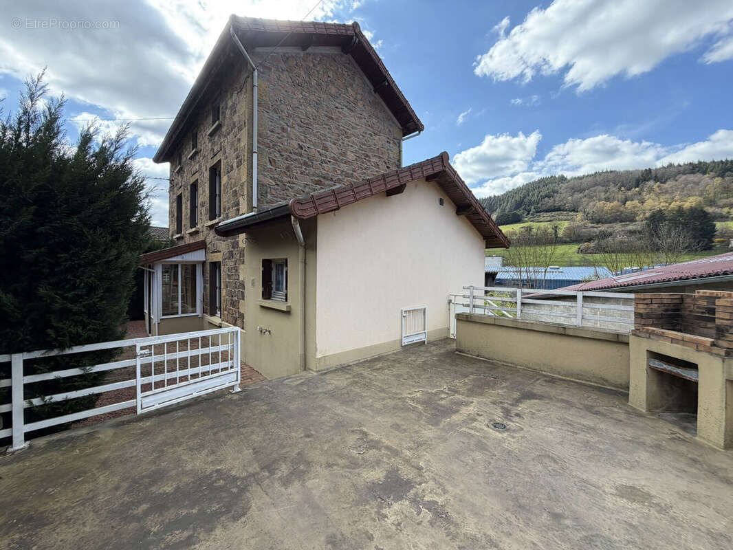 Photo 2 - Maison à COURS-LA-VILLE