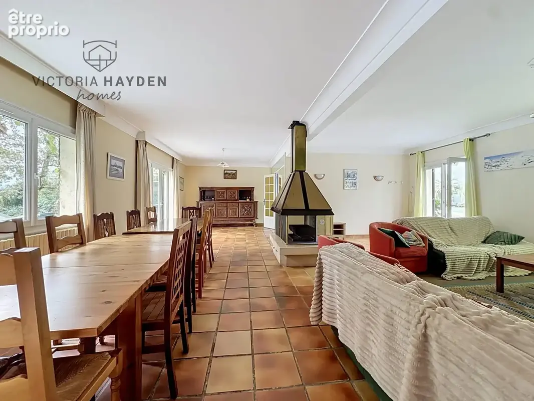 Maison 9 pièces 302 m² à vendre à Idron (64320) - photo 4