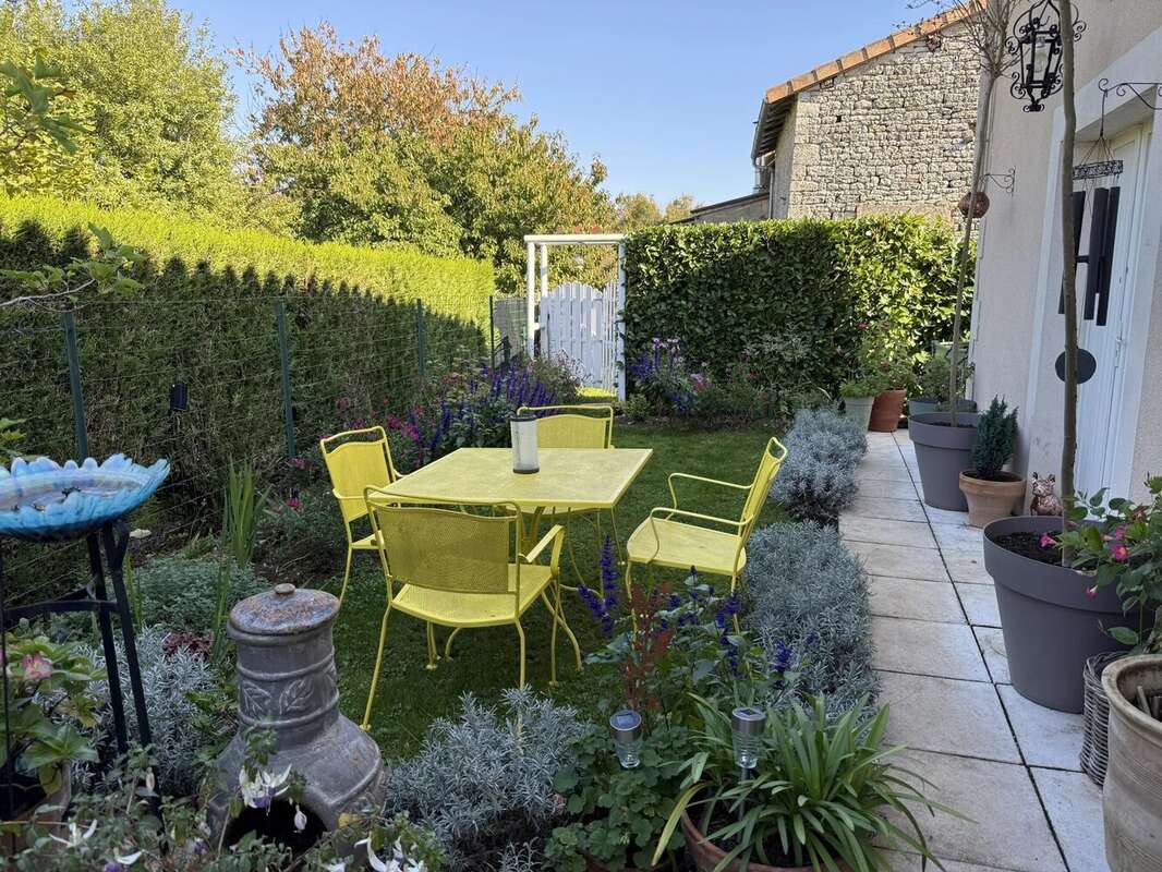 Maison à LA FORET-DE-TESSE