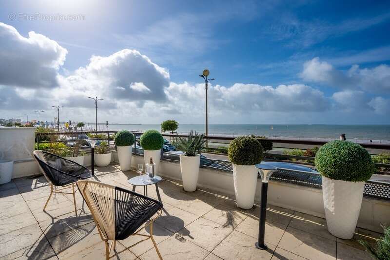 La baule- proche lajarrige-appartement 102m2- terrasse de 36m2-garage-cave-local vélo et planche à voile - photo 2