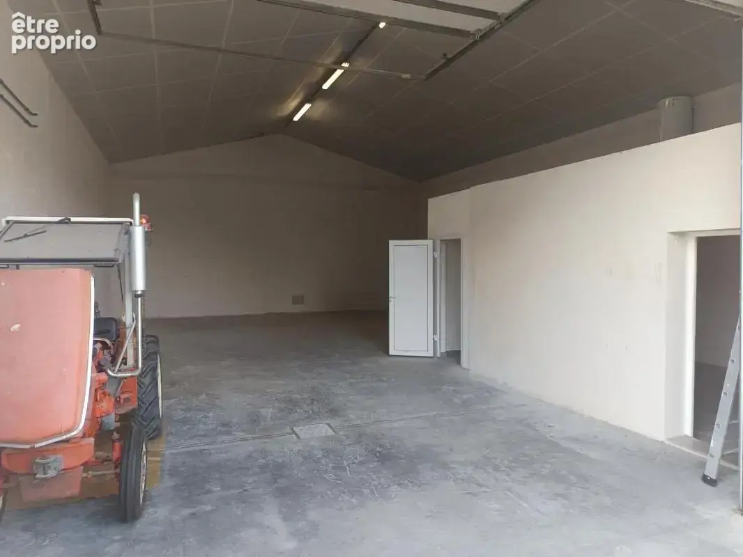 Local commercial F2 - photo 6