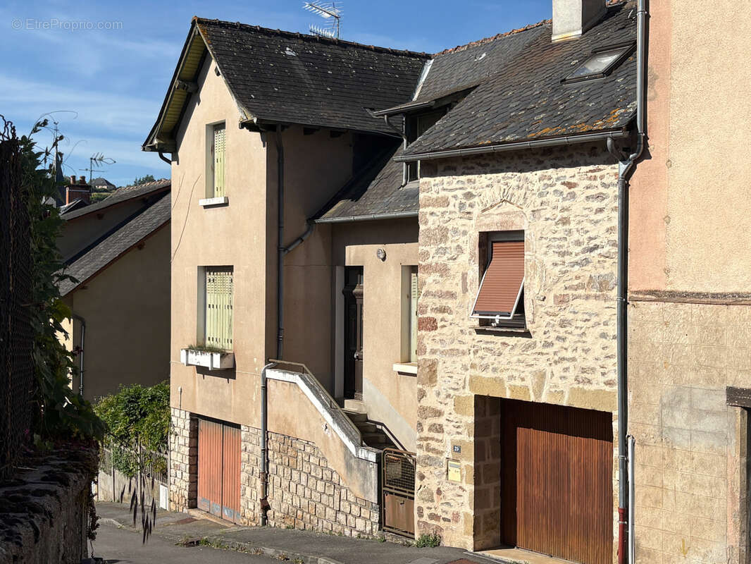 Maison à LE MONASTERE