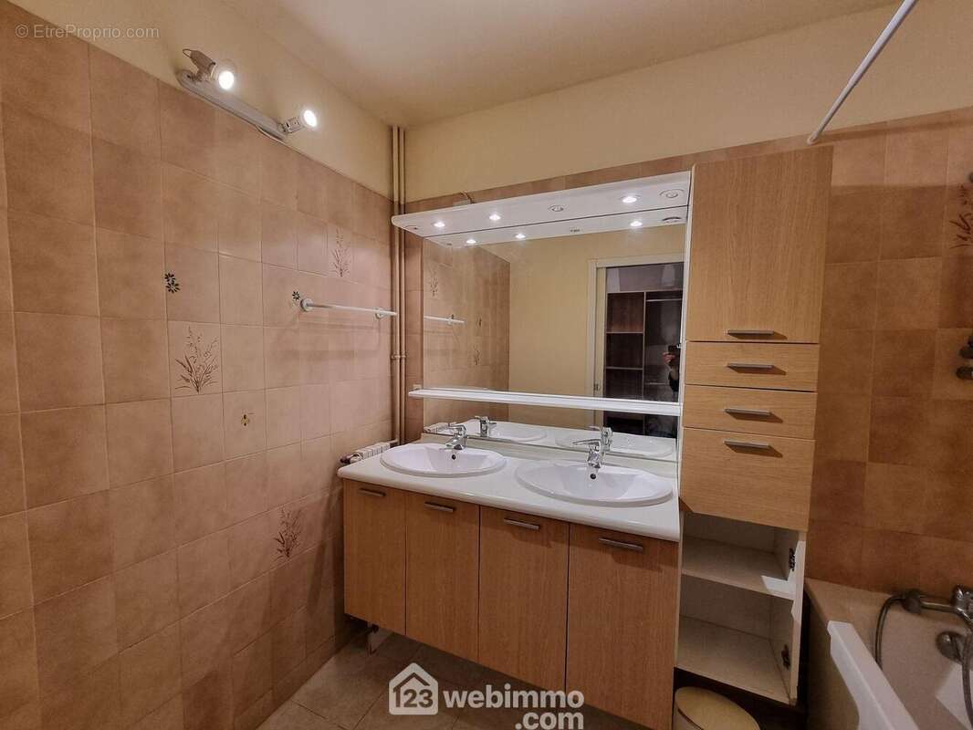 Appartement à THIAIS