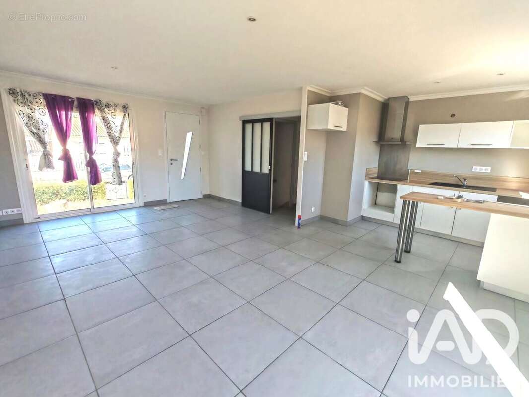 Maison 74 m² à La Roche-Sur-Yon  - photo 6