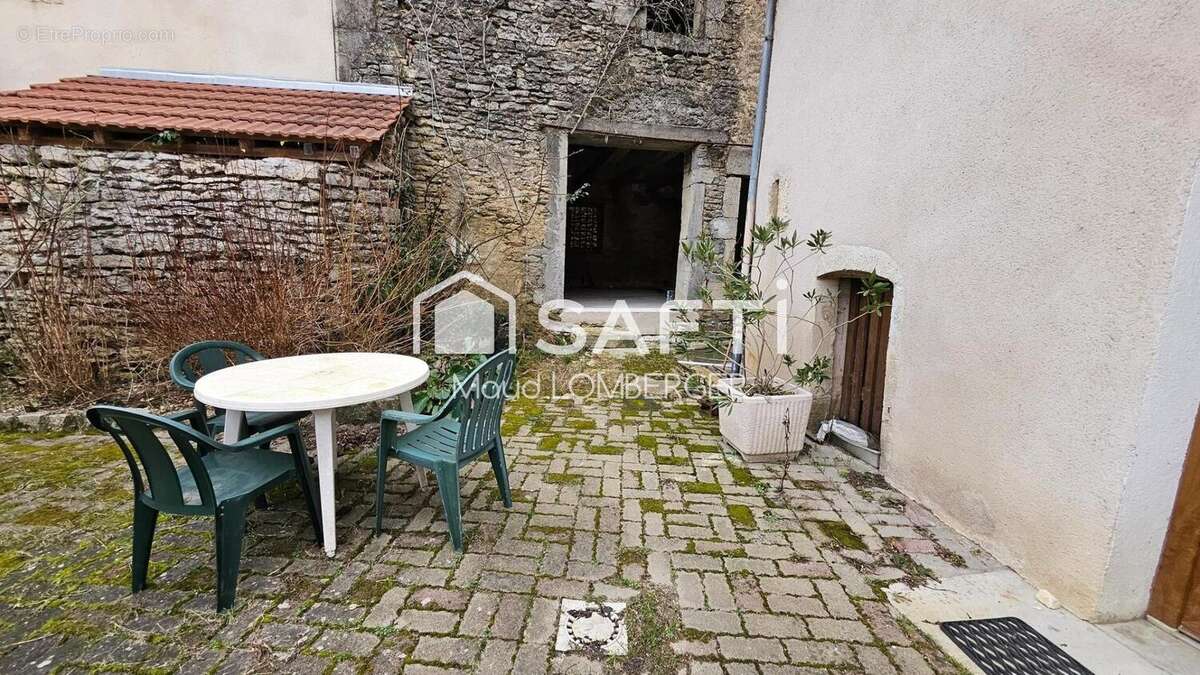 Photo 3 - Maison à CHARGEY-LES-GRAY