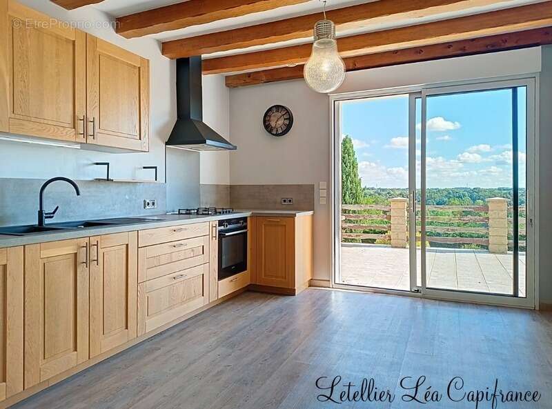 Maison à AZAY-LE-BRULE