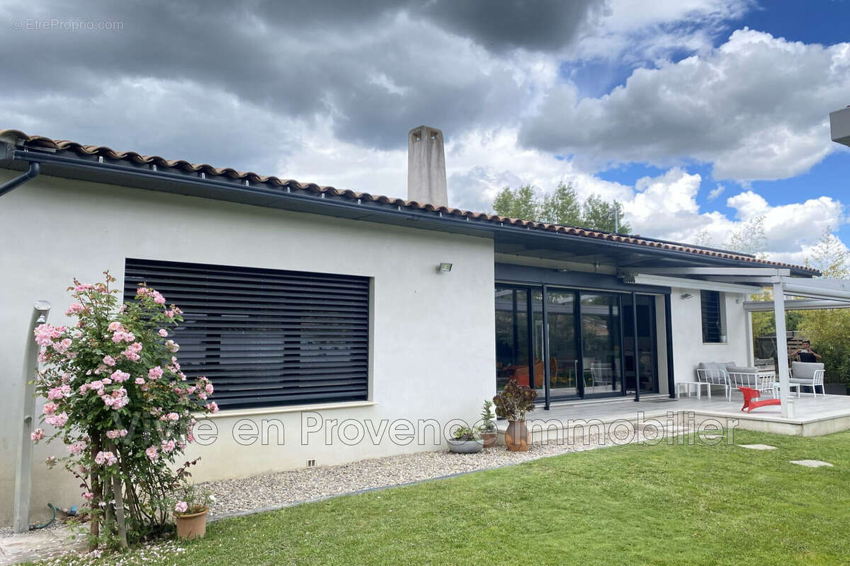 Maison à MORIERES-LES-AVIGNON