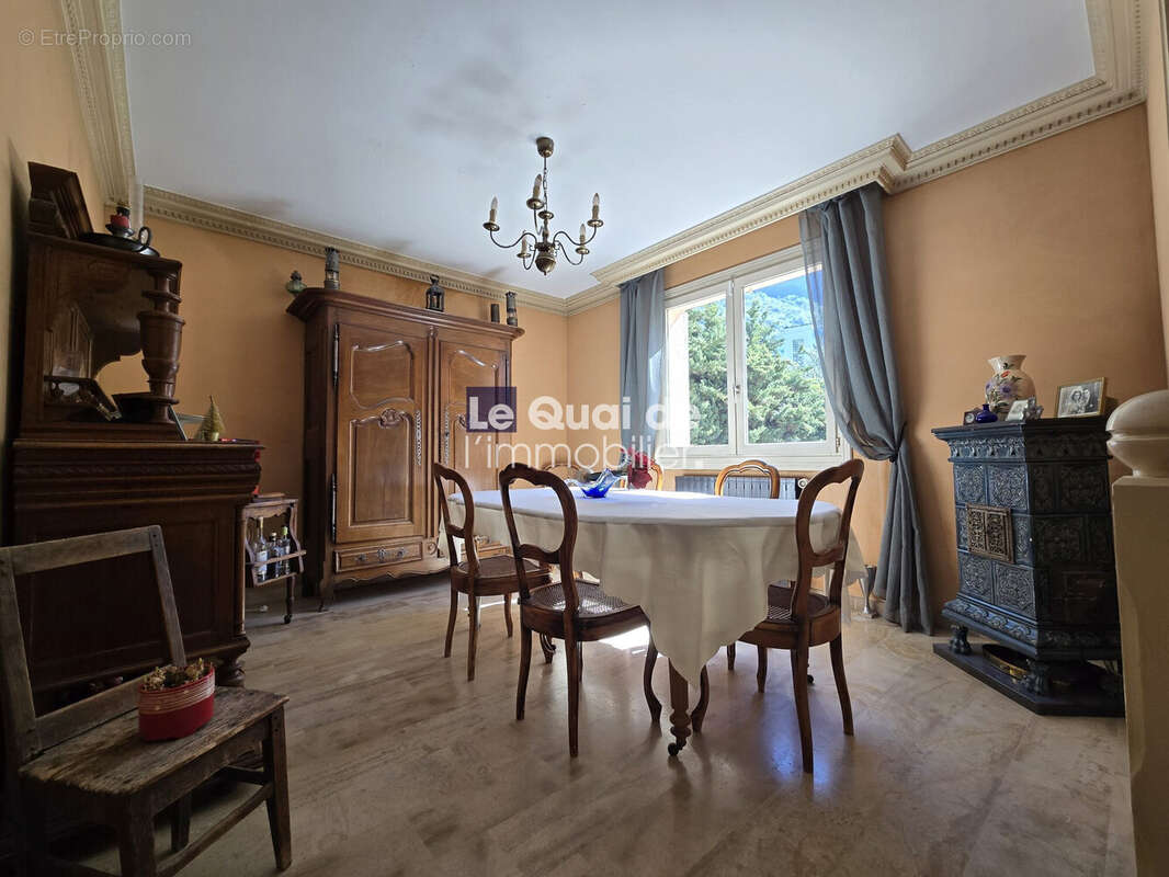 Maison à SAINT-EGREVE