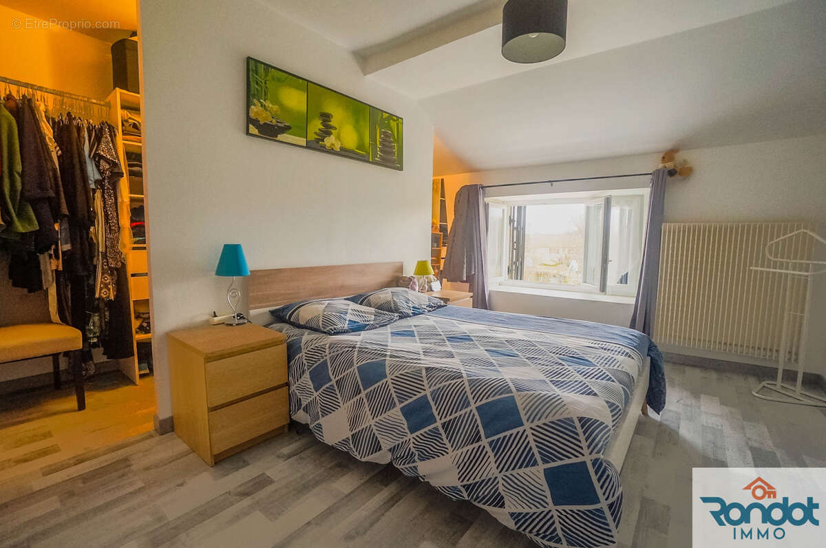 Maison à FONTAINE-FRANCAISE