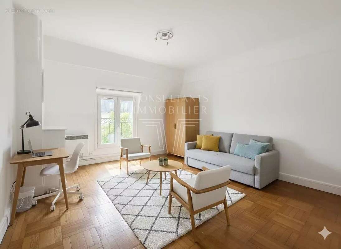 Appartement à PARIS-17E