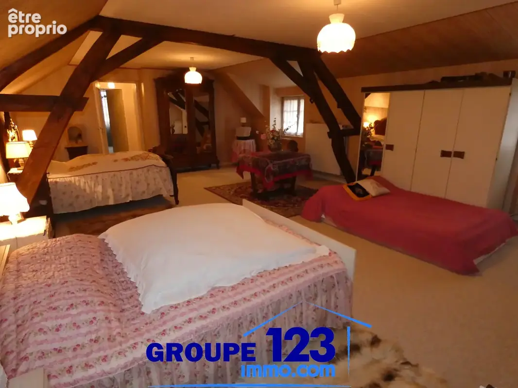 Longère de caractère avec dépendances - photo 8