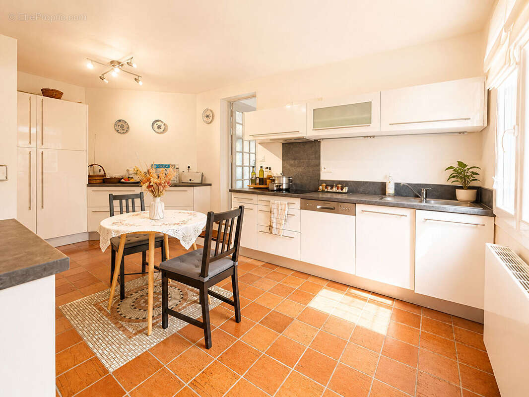 **Maison INDIVIDUELLE 4 pièces - 3 Chambres (130m²) ** Jardin  + Piscine** Stationnement & Garage ** Saint Mandrier sur mer (834 - photo 7