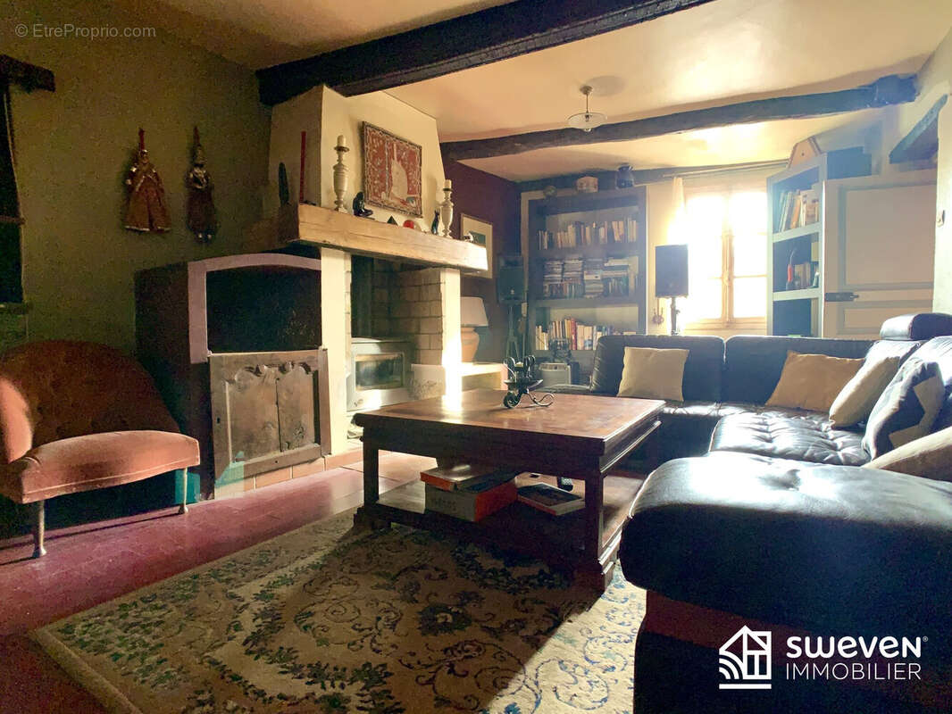 Maison à COUSTOUGES