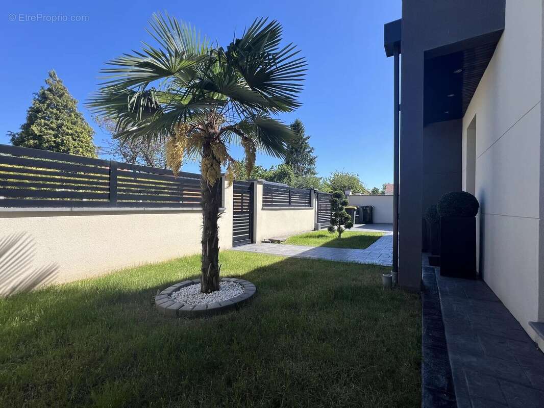 Maison à TOURNAN-EN-BRIE