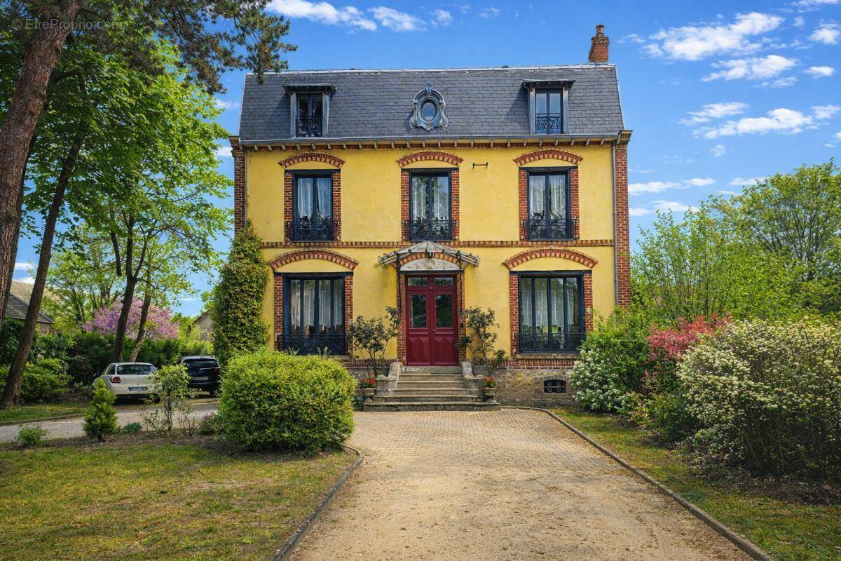 Maison à BEAUCHAMP