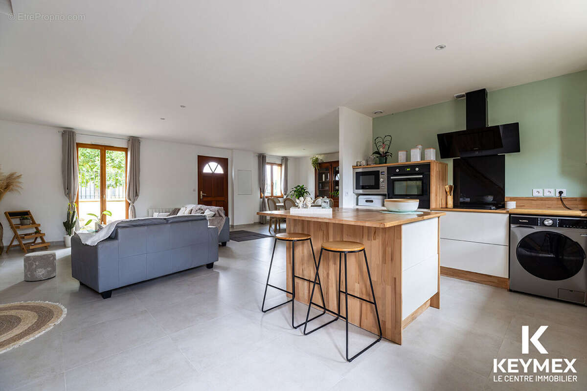 Maison à NEUILLY-EN-THELLE