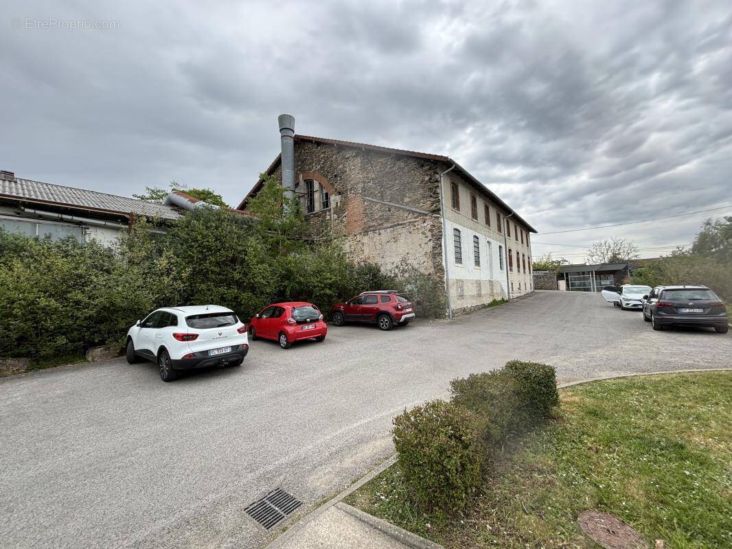 Commerce à SAINT-JUNIEN