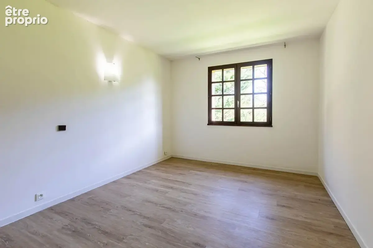 Une maison familiale avec plus de 4 500 m² de terrain à Riscle - photo 4
