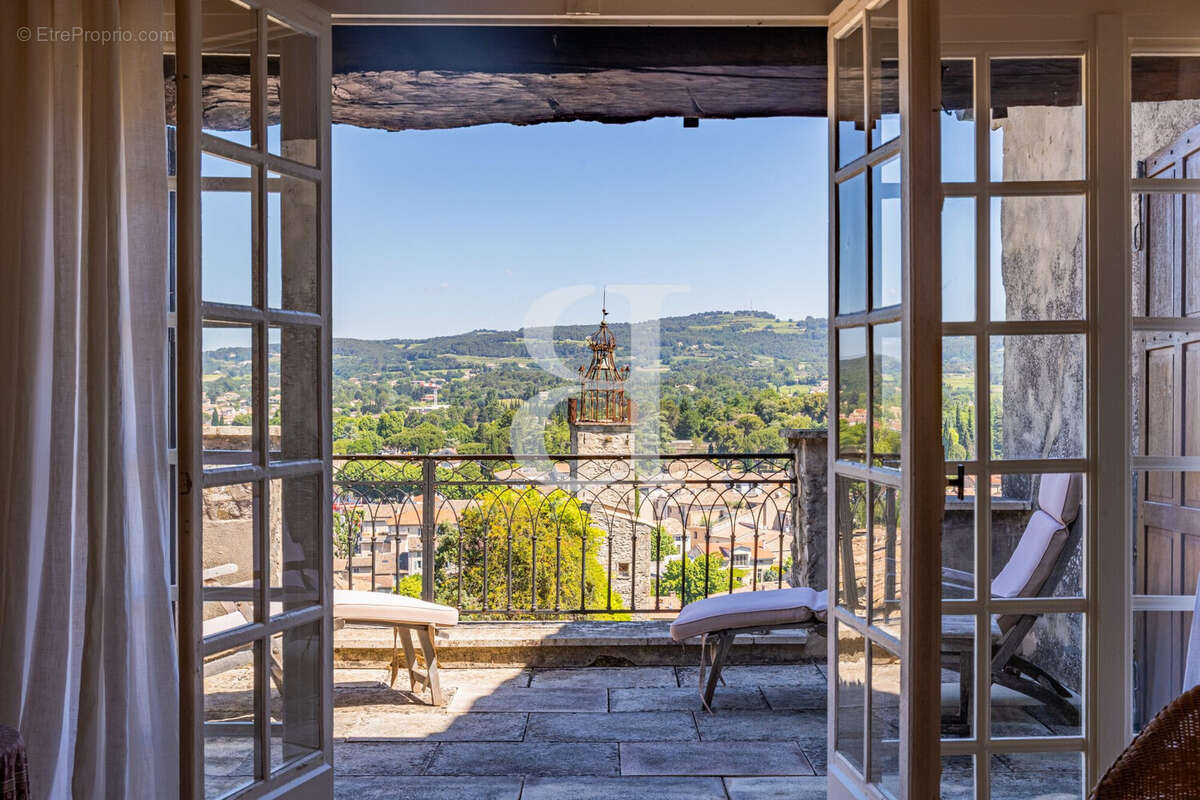 Maison 304 m² à Vaison-La-Romaine  - photo 7