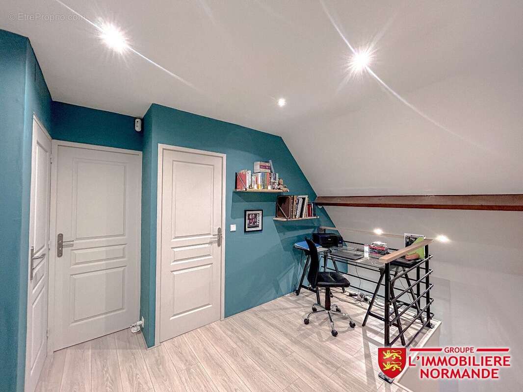 Maison à ROSNY-SUR-SEINE